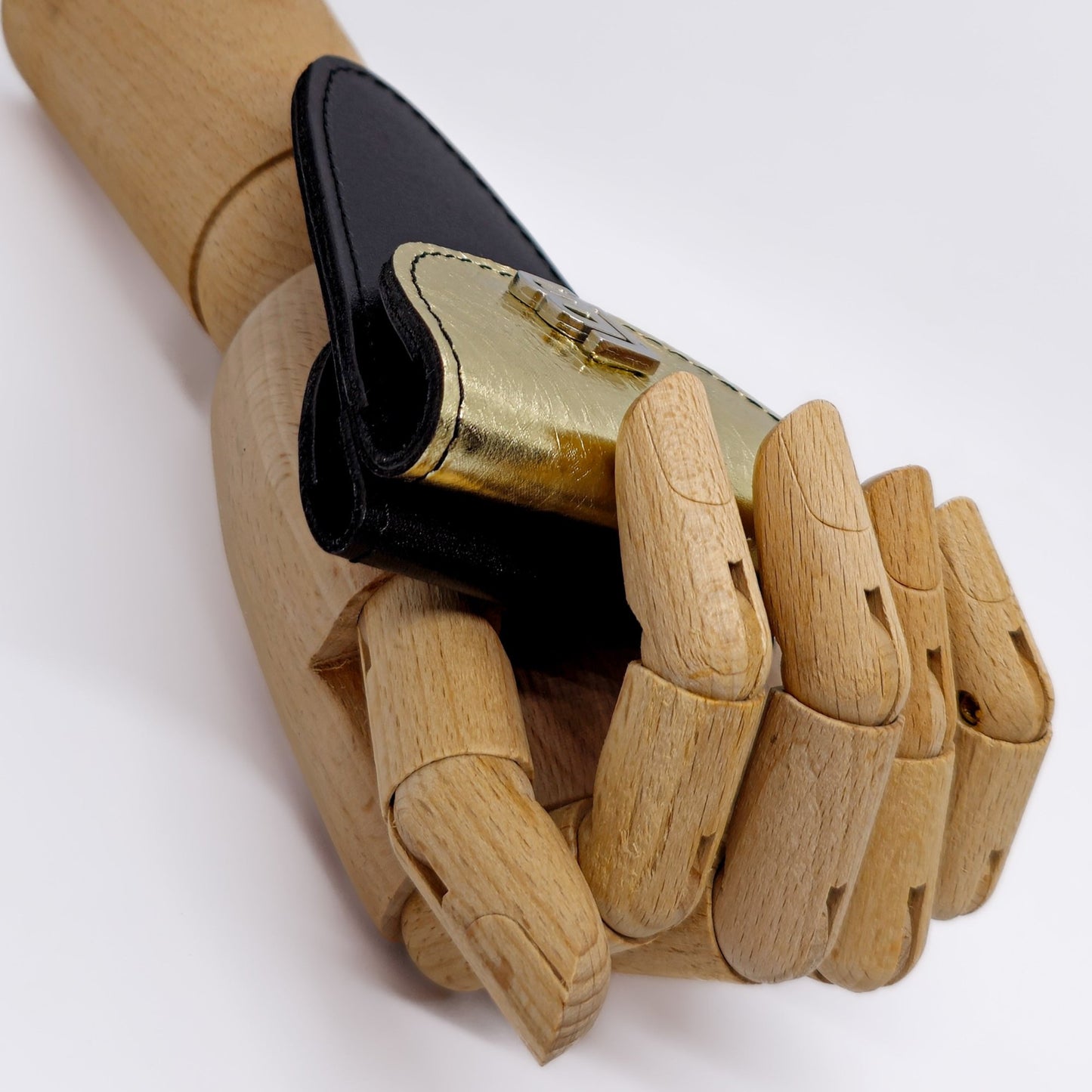 Bőr dupla olló tok, ollótok, egyedi tok, műköröm, tanfolyam, oktatás, gell lakk, műköröm oktatás, technikai tanfolyam, műköröm továbbképzés, bőrtok, bőr tok, egyedi bőr tok, bőr frézer tok, csiszolófejtok, csiszolófej, frézer, fekete bőr, lakk bőr