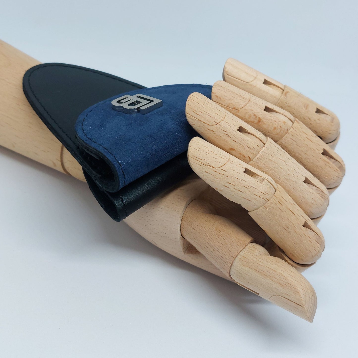 Bőr dupla olló tok, ollótok, egyedi tok, műköröm, tanfolyam, oktatás, gell lakk, műköröm oktatás, technikai tanfolyam, műköröm továbbképzés, bőrtok, bőr tok, egyedi bőr tok, frézer tok, bőr frézer tok