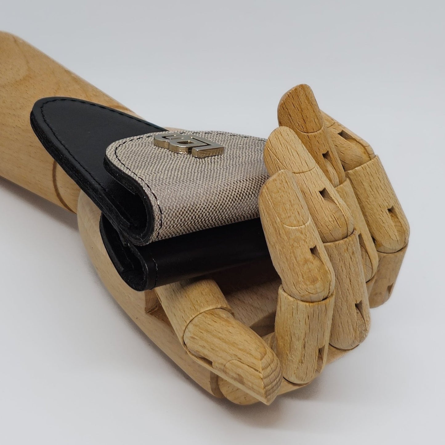 Bőr dupla olló tok, ollótok, egyedi tok, műköröm, tanfolyam, oktatás, gell lakk, műköröm oktatás, technikai tanfolyam, műköröm továbbképzés, bőrtok, bőr tok, egyedi bőr tok, bőr frézer tok, csiszolófejtok, csiszolófej, frézer,tok, rózsaszín , fehér bőr, bézs, nude nails, fehér bőr