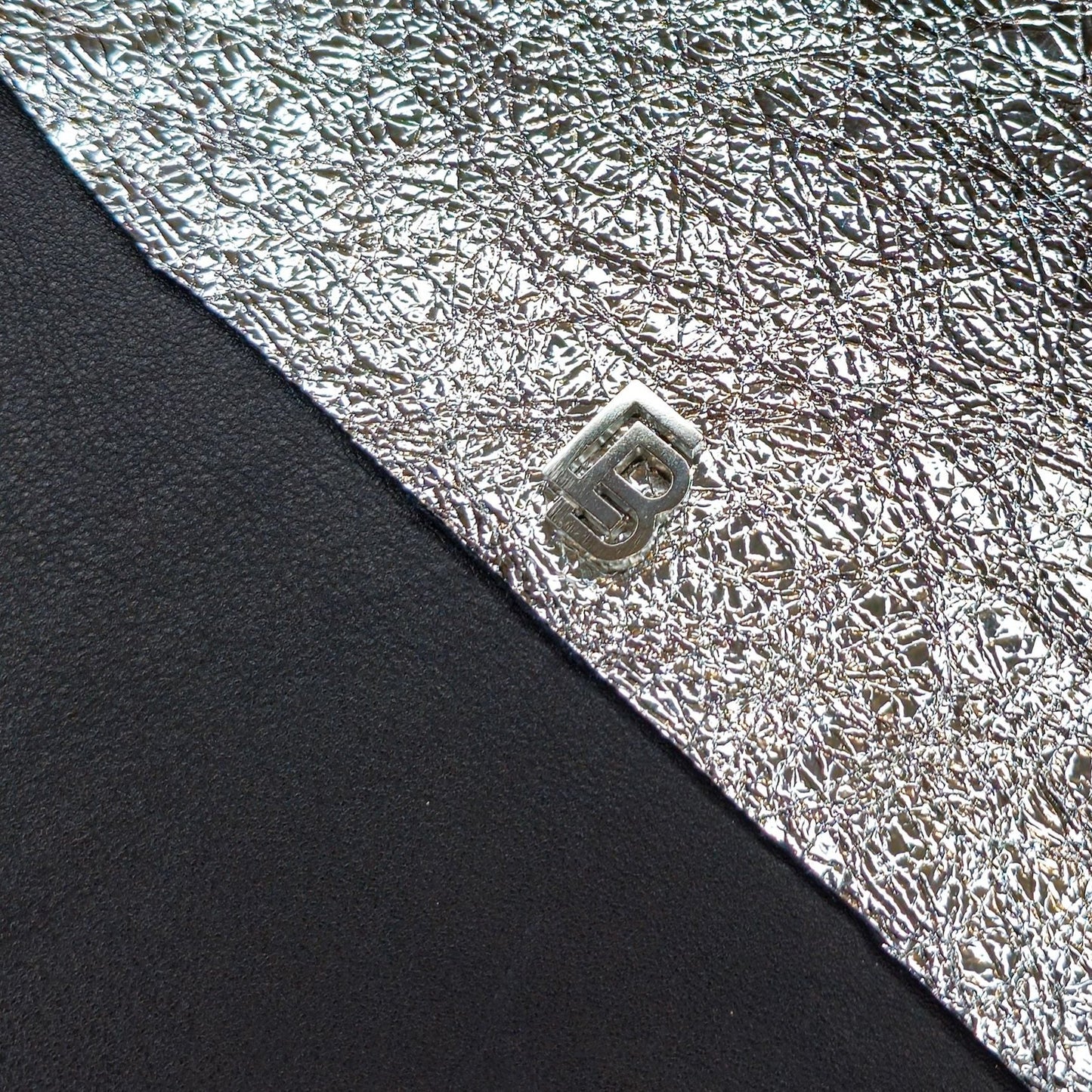 Bőr dupla olló tok, ollótok, egyedi tok, műköröm, tanfolyam, oktatás, géll lakk, műköröm oktatás, technikai tanfolyam, műköröm továbbképzés, bőrtok, bőr tok, egyedi bőr tok, bőr frézer tok, csiszolófejtok, csiszolófej, frézer