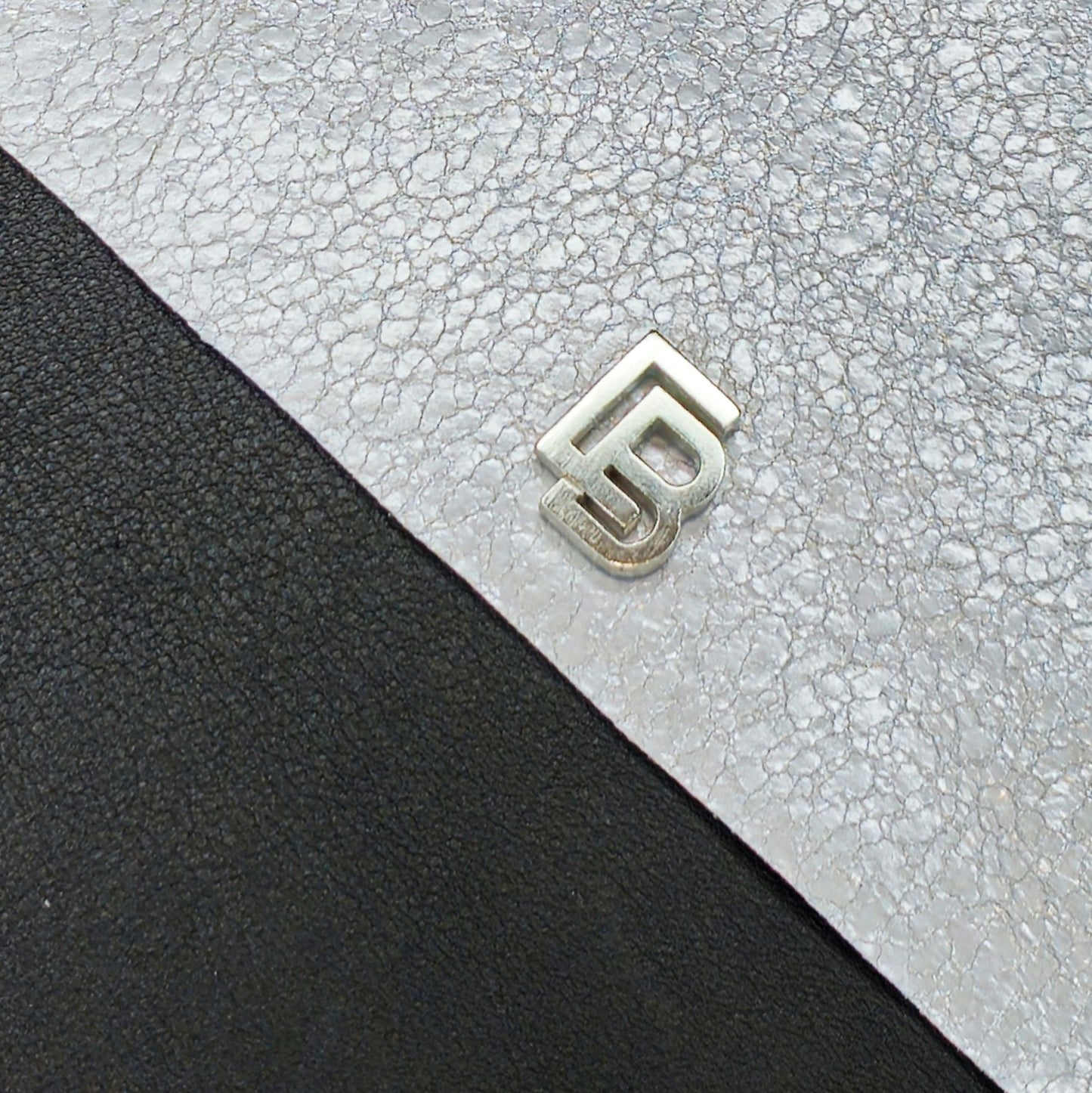 Bőr dupla olló tok, ollótok, egyedi tok, műköröm, tanfolyam, oktatás, géll lakk, műköröm oktatás, technikai tanfolyam, műköröm továbbképzés, bőrtok, bőr tok, egyedi bőr tok, bőr frézer tok, csiszolófejtok, csiszolófej, frézer