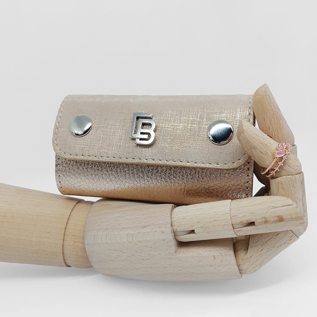 Bőr dupla olló tok, ollótok, egyedi tok, műköröm, tanfolyam, oktatás, géll lakk, műköröm oktatás, technikai tanfolyam, műköröm továbbképzés, bőrtok, bőr tok, egyedi bőr tok, bőr frézer tok, csiszolófejtok, csiszolófej, frézer