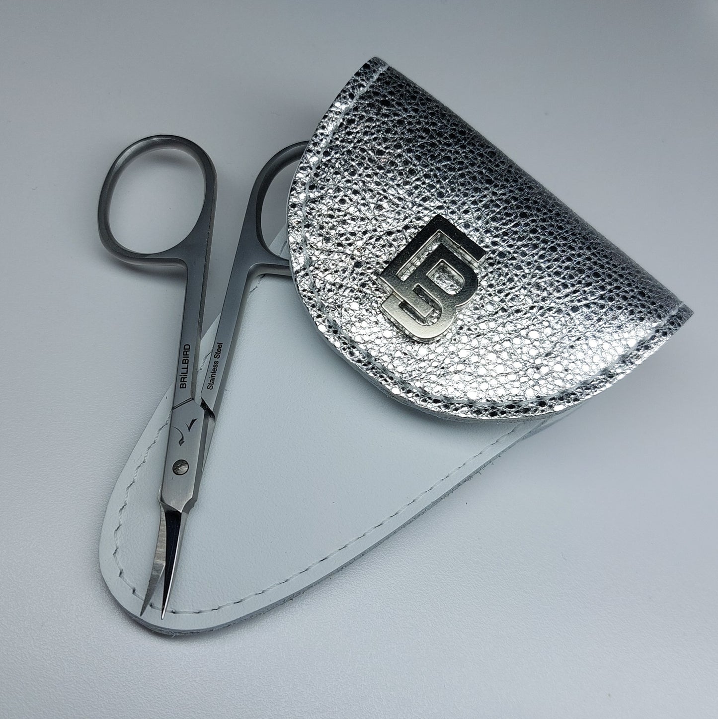 Bőr dupla olló tok, ollótok, egyedi tok, műköröm, tanfolyam, oktatás, géll lakk, műköröm oktatás, technikai tanfolyam, műköröm továbbképzés, bőrtok, bőr tok, egyedi bőr tok, szimpla tok, szimpla ollótok