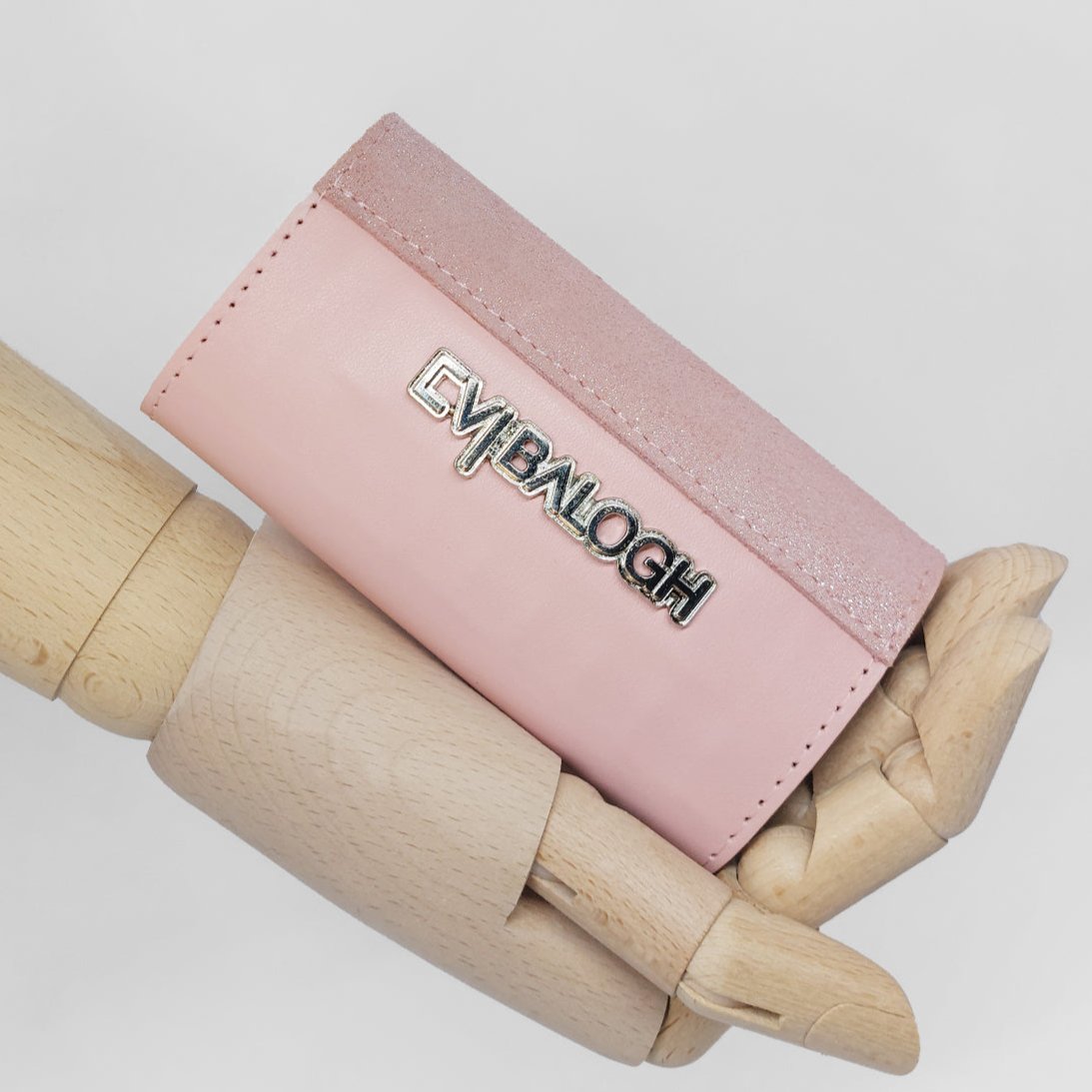 Bőr dupla olló tok, ollótok, egyedi tok, műköröm, tanfolyam, oktatás, géll lakk, műköröm oktatás, technikai tanfolyam, műköröm továbbképzés, bőrtok, bőr tok, egyedi bőr tok, bőr frézer tok, csiszolófejtok, csiszolófej, frézer, nude nails, rózsaszín köröm, műköröm, körömdizájner, nail designer, nail stylist, glitter nails, pink nails