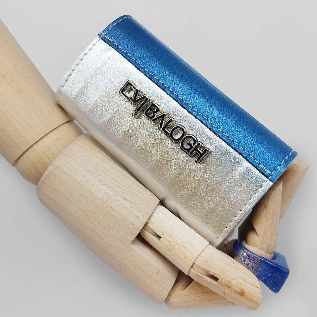 Bőr dupla olló tok, ollótok, egyedi tok, műköröm, tanfolyam, oktatás, géll lakk, műköröm oktatás, technikai tanfolyam, műköröm továbbképzés, bőrtok, bőr tok, egyedi bőr tok, bőr frézer tok, csiszolófejtok, csiszolófej, frézer, kék, ezüst