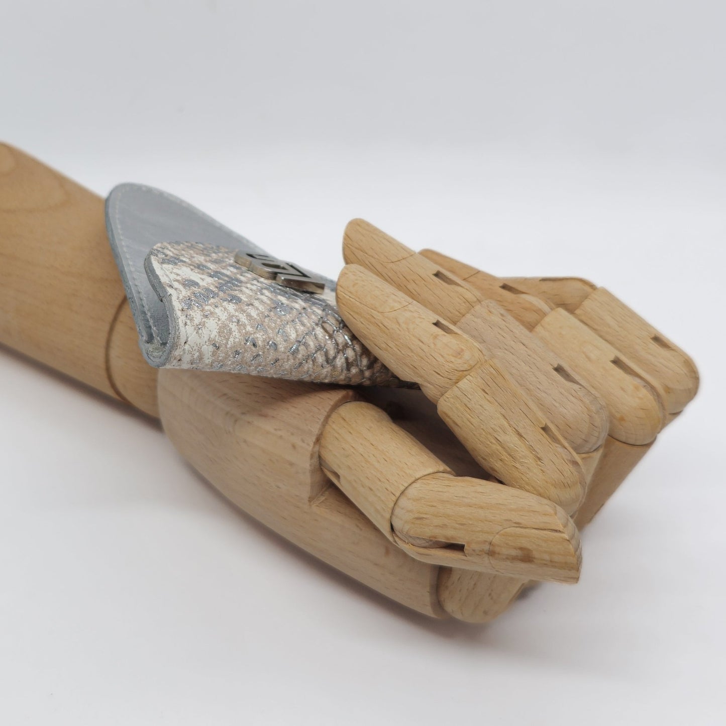 Bőr dupla olló tok, ollótok, egyedi tok, műköröm, tanfolyam, oktatás, gell lakk, műköröm oktatás, technikai tanfolyam, műköröm továbbképzés, bőrtok, bőr tok, egyedi bőr tok, szimpla tok, szimpla ollótok