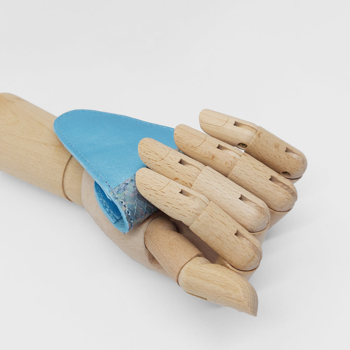 Bőr dupla olló tok, ollótok, egyedi tok, műköröm, tanfolyam, oktatás, géll lakk, műköröm oktatás, technikai tanfolyam, műköröm továbbképzés, bőrtok, bőr tok, egyedi bőr tok, szimpla tok, szimpla ollótok