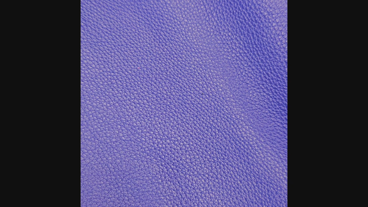 luxury leather cases, bőr tok, piros tok, kék olló tok, bőrvágó olló, sablonvágó olló, műköröm oktatás, fekete bőr, egyedi bőrtok, evibbalogh nail salon, fekete tok, egyedi tervezés, egyedi tok